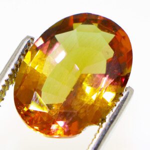 Gemstone that changes color Natural ZULTANITE