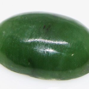 Natural Magnificent Top Green Nephrite Jade Quartz Stone