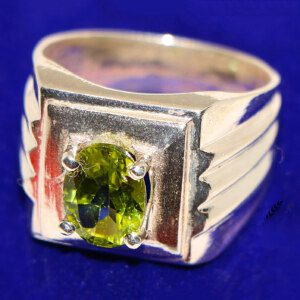 Green PERIDOT Gem Stone Ring