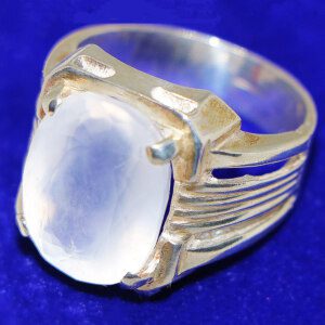 Moonstone Ring in Silver