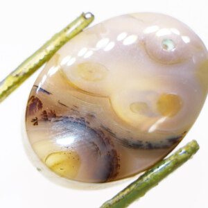 Moss Agate loose stone closeup