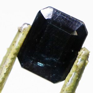 Sparkling loose Real Sapphire gemstone