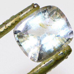 Top Grade Ceylon White Topaz Gemstone