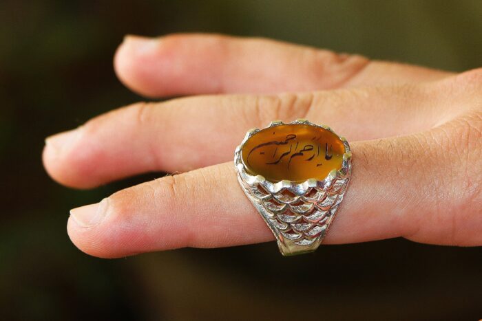 Elegant Islamic Engraved Agate Ring - Handcrafted Beauty - Image 2